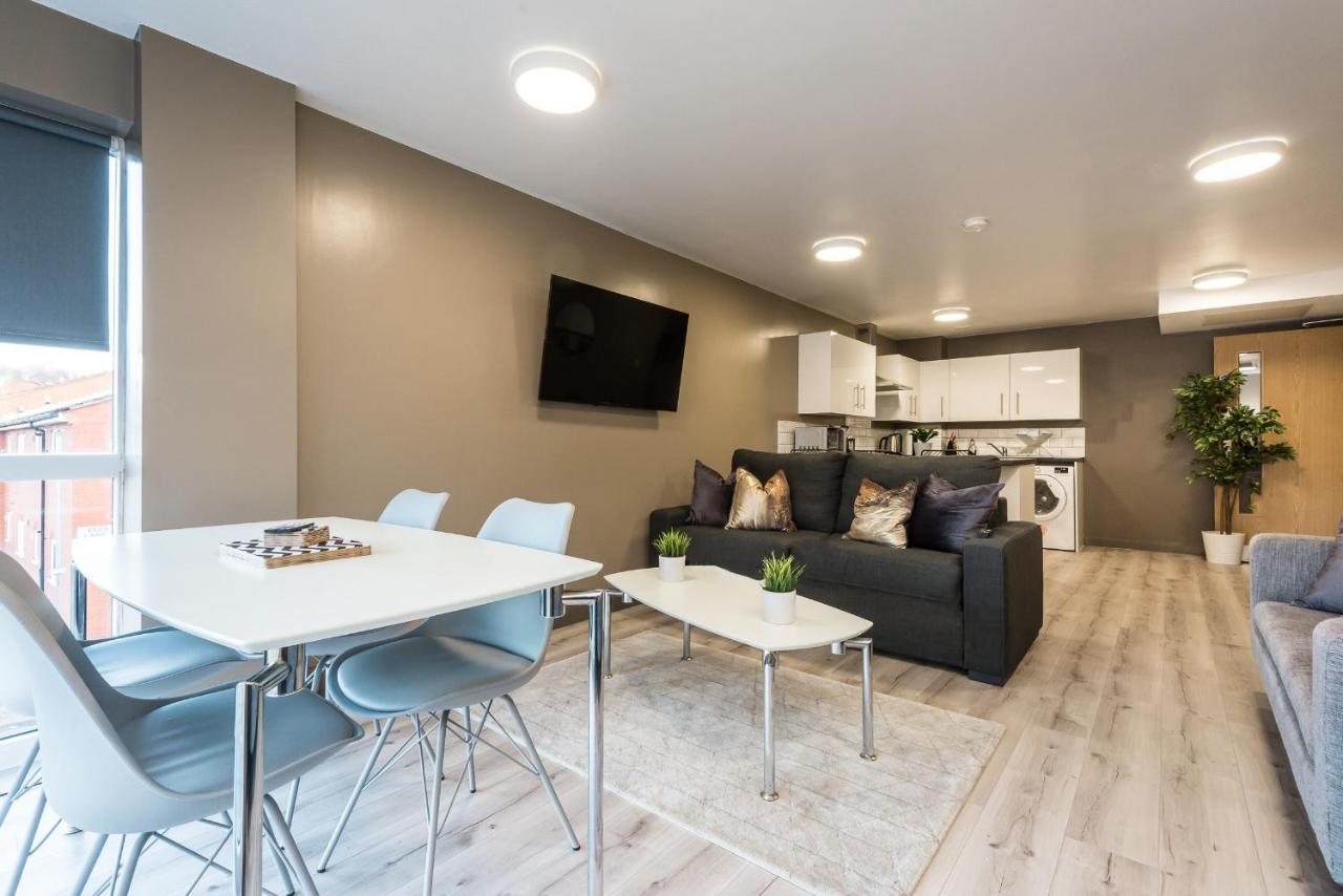 Host - Spacious 3 Bed With 3 Ensuites Holiday home